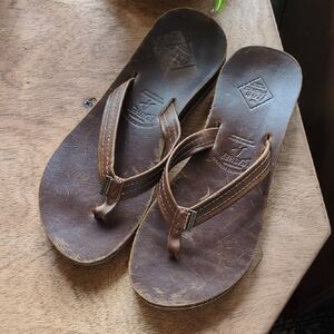 Freewaters Leather Flip-Flops, Size 8